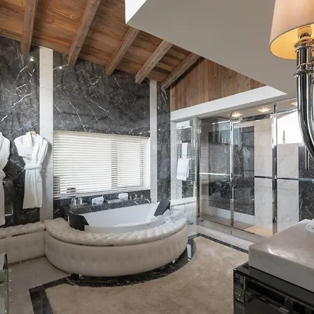 Holiday home Delux Chalet With Pool&spa *