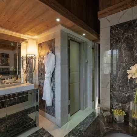 Holiday home Delux Chalet With Pool&spa